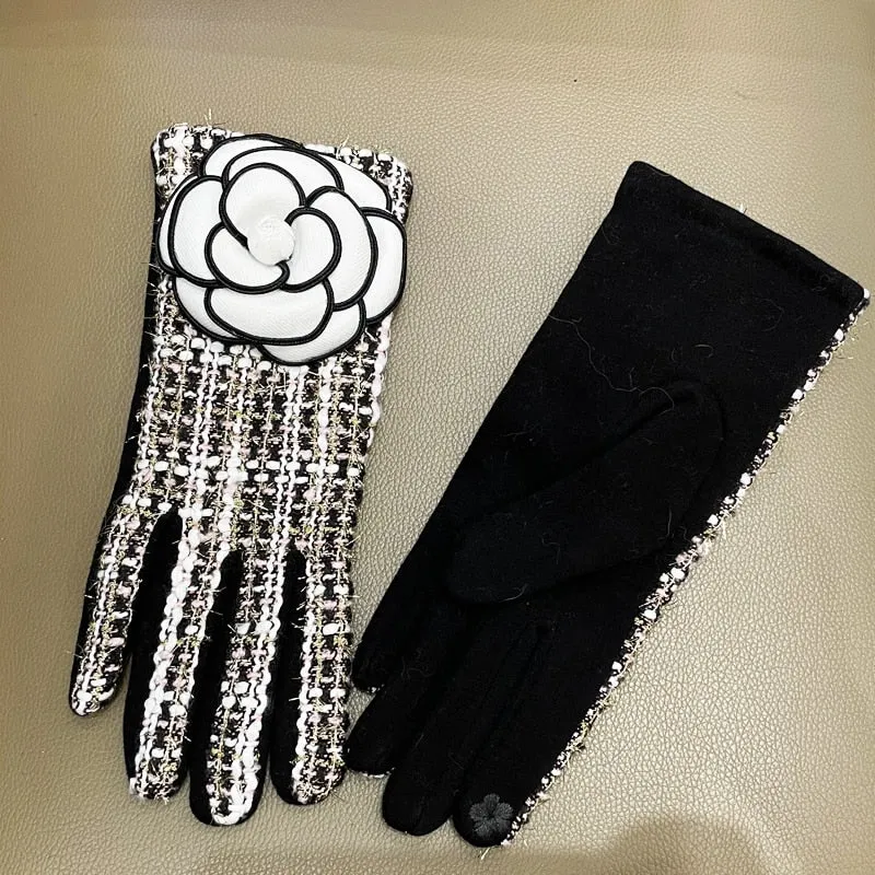 Beautiful Designer Warm Women Gloves w/ Large Flower Design