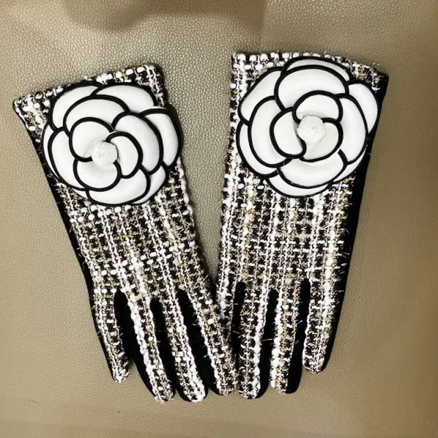 Beautiful Designer Warm Women Gloves w/ Large Flower Design