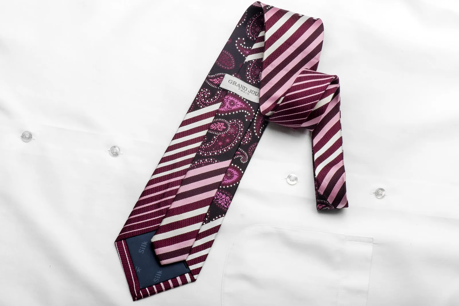 Grand Jour Men's Crystal Rhinestone Silk Necktie Striped Paisley On Purple With Sparkles