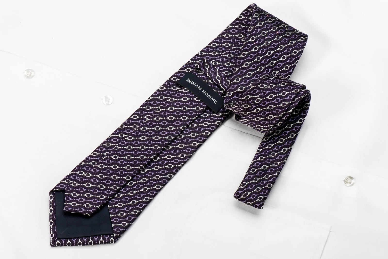 Interlocking Chain On Purple Crystal Tie Sparkling With Rhinestones